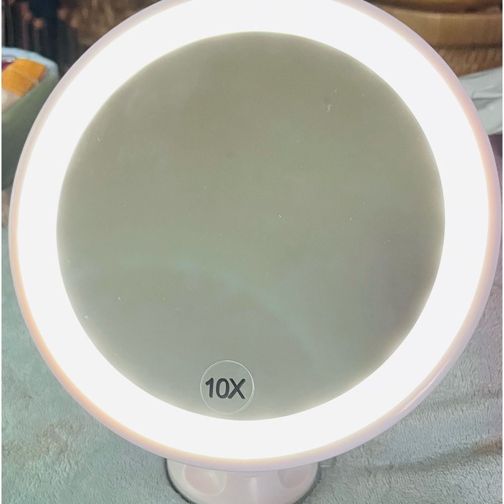 Desktop 10x Magnification Makeup Mirror with Lightring:)